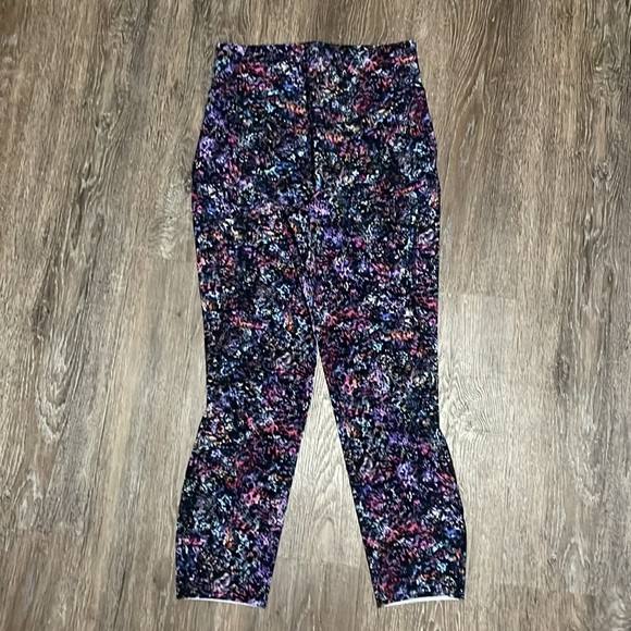EUC Lululemon Set. Size Top 4, 6/Bottom 6 - Picture 4 of 9